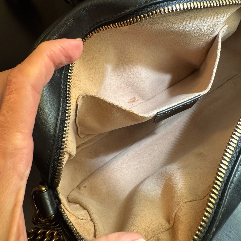 Gucci Black and Gold Chevron Crossbody Bag - Picture 5 of 8